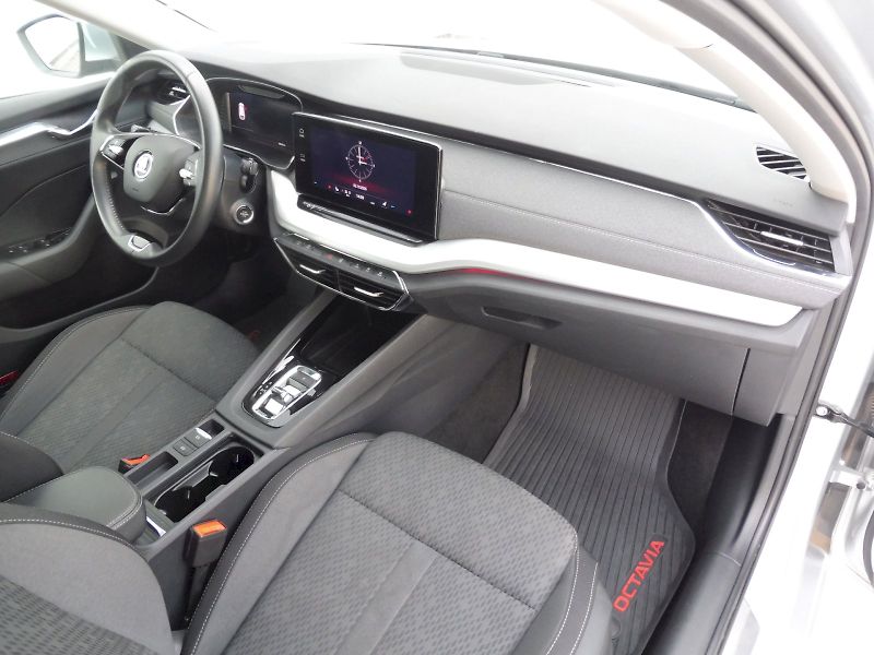 Škoda Octavia (2023) Combi Style 2,0 TDI 85kW DSG - fotka 8 z 28
