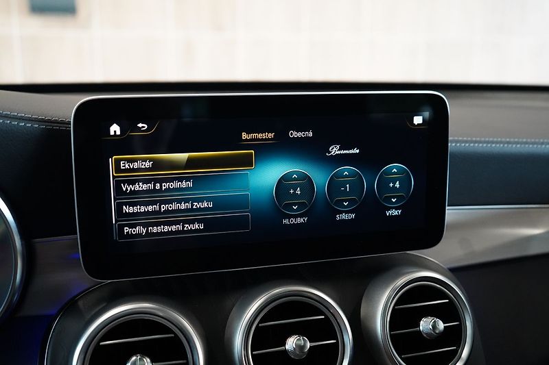 Mercedes-Benz GLC 300d 4M AMG, Nezávislé, Tažné - fotka 30 z 48