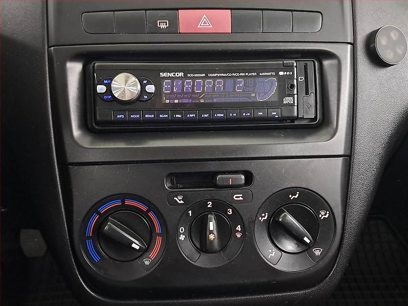 Fiat Linea (2012) 1.4, po STK, jezdí výborně - fotka 12 z 15