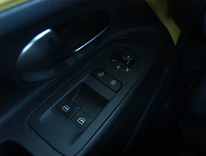 Škoda Citigo (2016) Style 1.0 MPI, Automat, ČR - fotka 17 z 18
