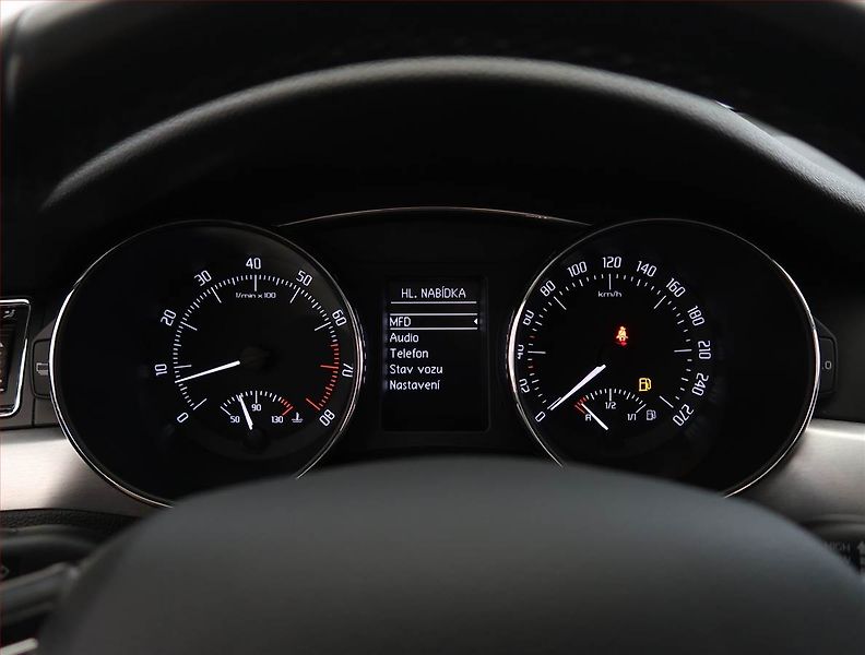 Škoda Superb (2014) 1.4 TSI, Serv.kniha, Bi-Xenony - fotka 11 z 20
