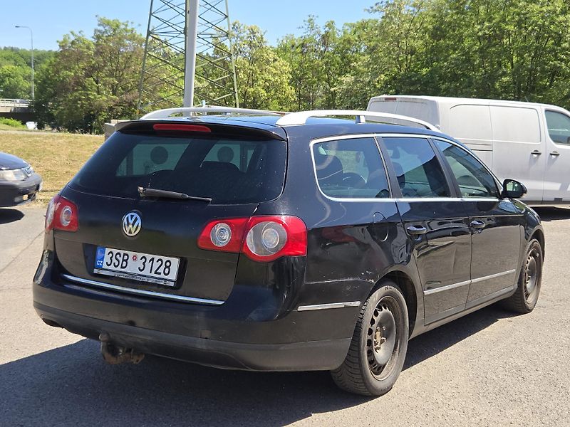 Volkswagen Passat 2,0TDi kombi tažné - fotka 4 z 11