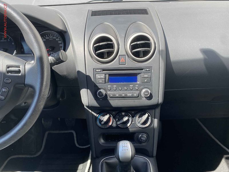 Nissan Qashqai (2013) 1.6, Visia, +ALU - fotka 12 z 16