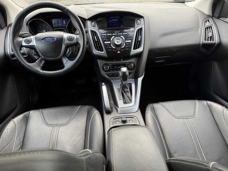 Ford Focus 2,0TDCI 120 kW AUTOMAT - fotka 10 z 23