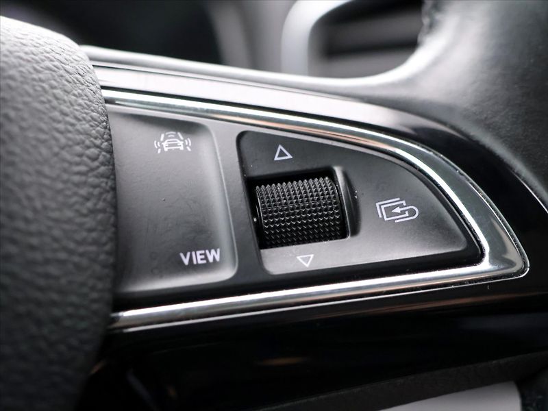 Škoda Karoq 1,6 TDI DSG Style Sport Navi - fotka 23 z 39