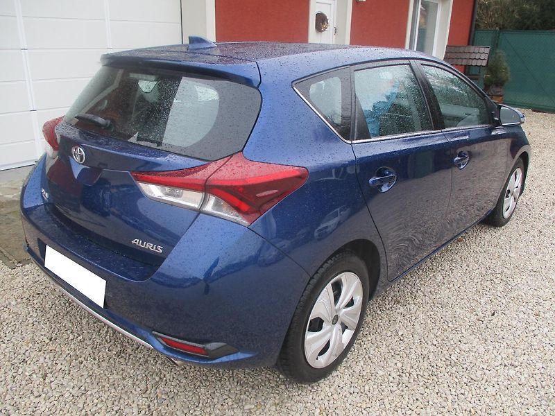 Toyota Auris 1.6 D-4D - fotka 3 z 34
