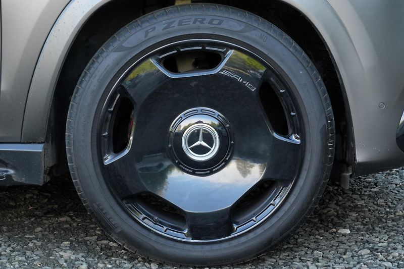 Mercedes-Benz GLS 63 AMG 4Matic+, Webasto, Pano - fotka 12 z 47
