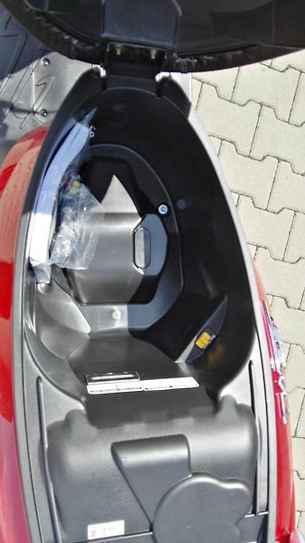 Peugeot Tweet 125i (2025) Tweet 125i SBC EURO 5 - fotka 10 z 10