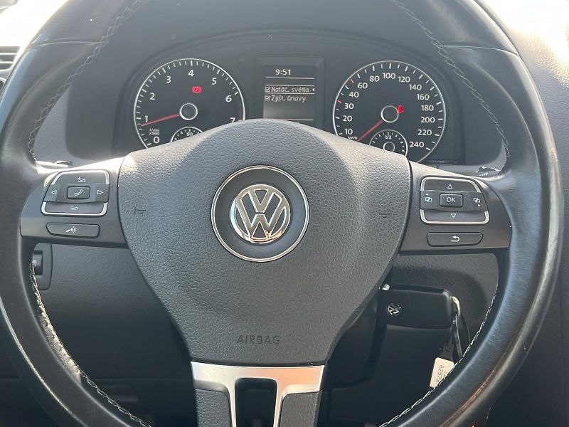 Volkswagen Touran (2013) Comfortline 1.4 TSI 103 kW 6°m - fotka 23 z 30
