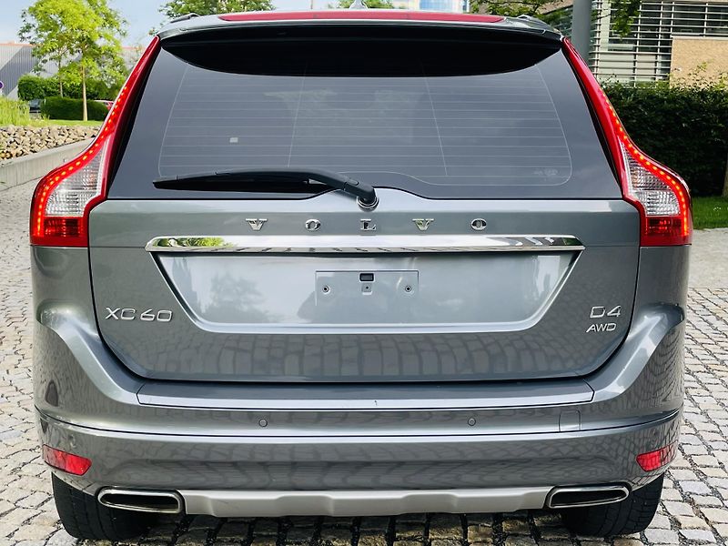 Volvo XC60 2.4D 5VÁLEC 1.MAJITEL SERVISKA - fotka 15 z 43