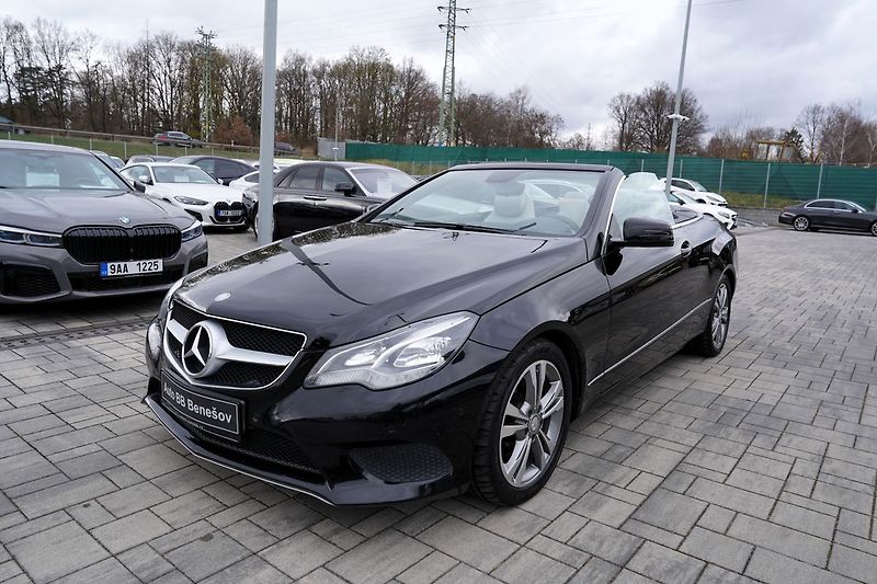 Mercedes-Benz Třídy E 200 CGI/cabrio/Avangarde/kůže - fotka 9 z 44