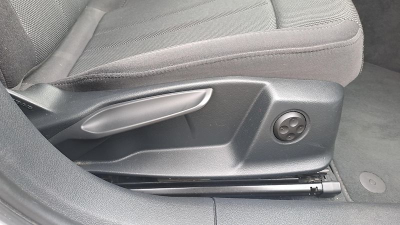 Audi A4 30 TDi S tronic Business line  - fotka 9 z 33