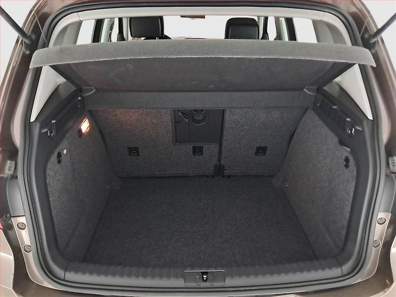 Volkswagen Tiguan (2012) 2.0 TDI, Serv.kniha - fotka 14 z 19