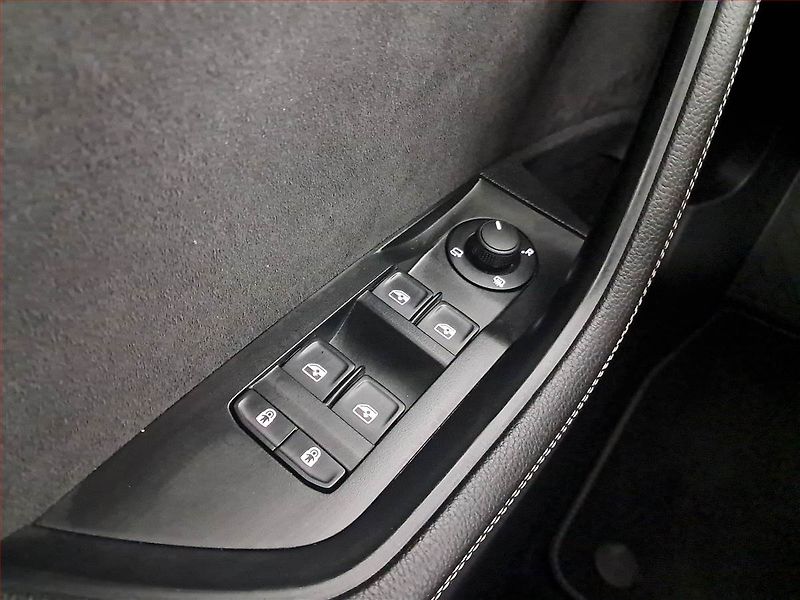 Škoda Superb (2023) Sportline 2.0 TDI - fotka 20 z 20