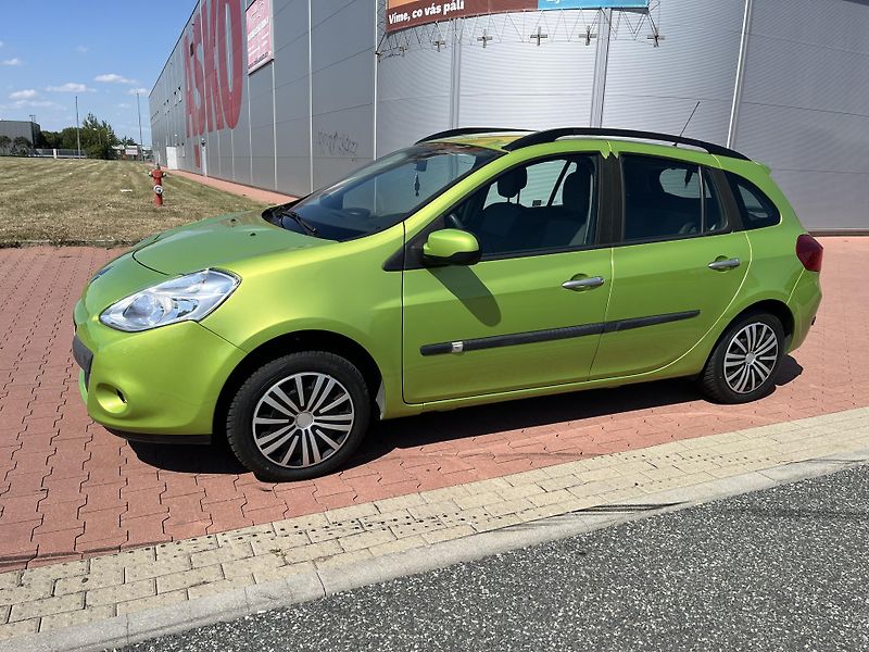 Renault Clio 1.2i 92100 km ČR - fotka 2 z 30