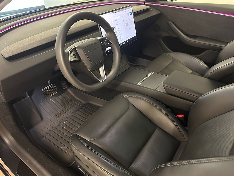 Tesla Model 3 Long Range AWD Highland - fotka 9 z 24