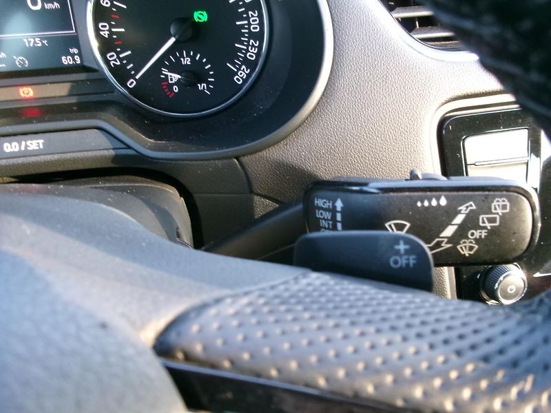 Škoda Octavia (2014) 1,2TSI NAVI DSG AC BT VÝHŘEV - fotka 25 z 34