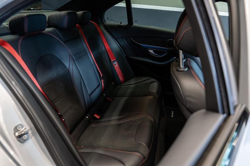 Mercedes-Benz Třídy C C43 AMG BITURBO 4MATIC 270 kW  - fotka 48 z 55
