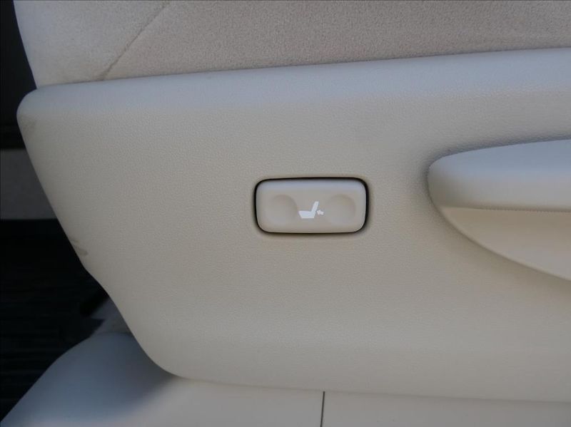 Toyota Land Cruiser 2,8 D-4D 150kW 2Maj, ČR, DPH - fotka 32 z 41