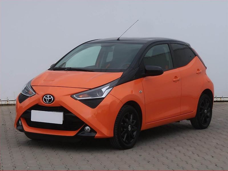 Toyota Aygo (2019) x-play 1.0 VVT-i, Serv.kniha - fotka 2 z 14