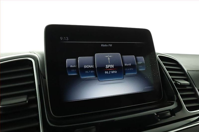 Mercedes-Benz GLS (2018) 500 4MATIC - fotka 15 z 22