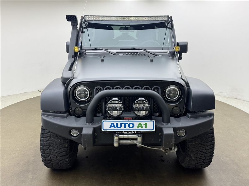 Jeep Wrangler 3,6 209kW AT PENTASTAR SERVIS - fotka 2 z 44