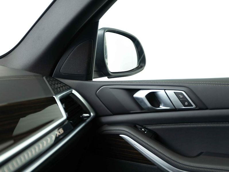 BMW X5 xDrive30d - fotka 18 z 22