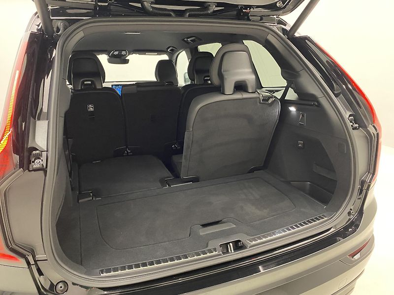 Volvo XC90 (2026) B5 AWD AUT BLACK EDITION PLUS  - fotka 22 z 73