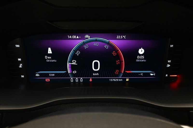 Škoda Karoq 2,0 TDI 85 kW Clever NAVI Záru - fotka 16 z 31