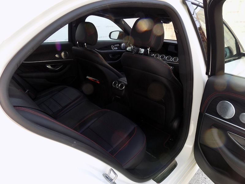Mercedes-Benz Třídy E (2019) 53AMG/4-Matic/1.Maj.ČR/Led/ - fotka 21 z 48