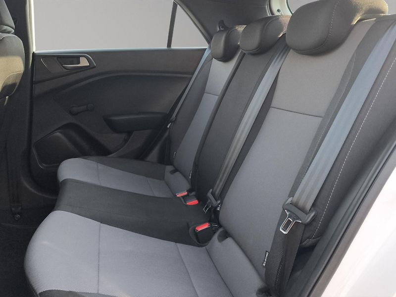 Hyundai i20 (2018) 1.2i 55kW, ČR, 1. Maj., Klima - fotka 19 z 20
