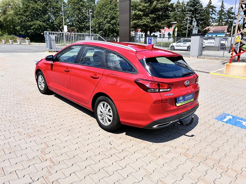 Hyundai i30 1.0T-GDi88kW DIGI KLIMA TAŽNÉ  - fotka 5 z 25