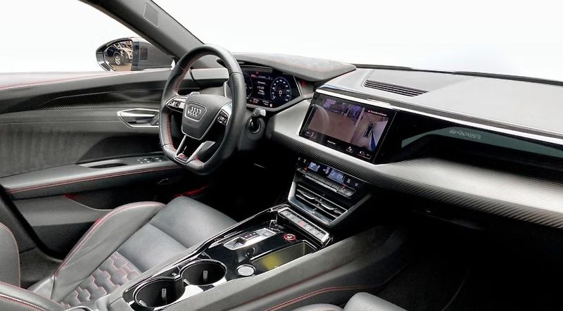 Audi RS e-tron GT AWD 360k HuD Vzduch Masáž Pano - fotka 12 z 14