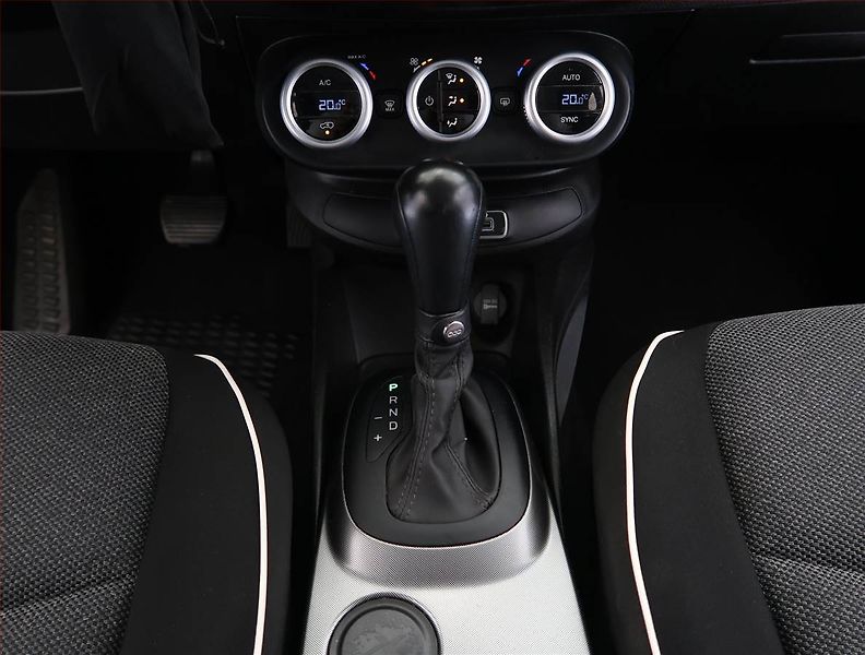 Fiat 500X (2018) 1.4 MultiAir, Automat - fotka 13 z 20