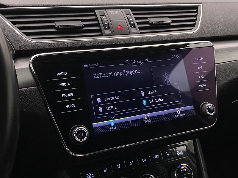 Škoda Superb 2.0TDI 140kW STYLE 4x4 DSG CZ - fotka 37 z 52