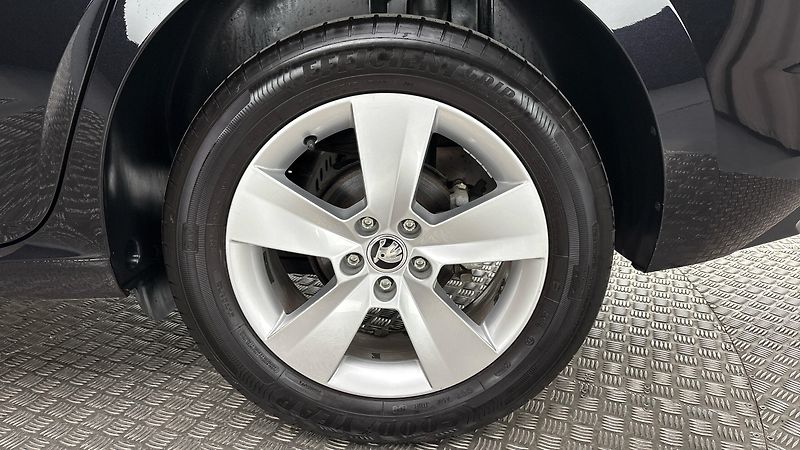 Škoda Scala 1.0 TSI DSG Style - fotka 19 z 24