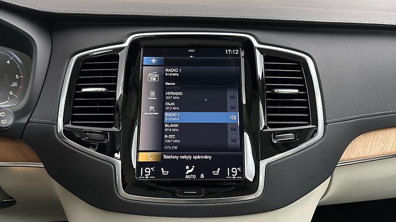 Volvo XC90 2.0 B5 AUT AWD Inscription - fotka 11 z 32