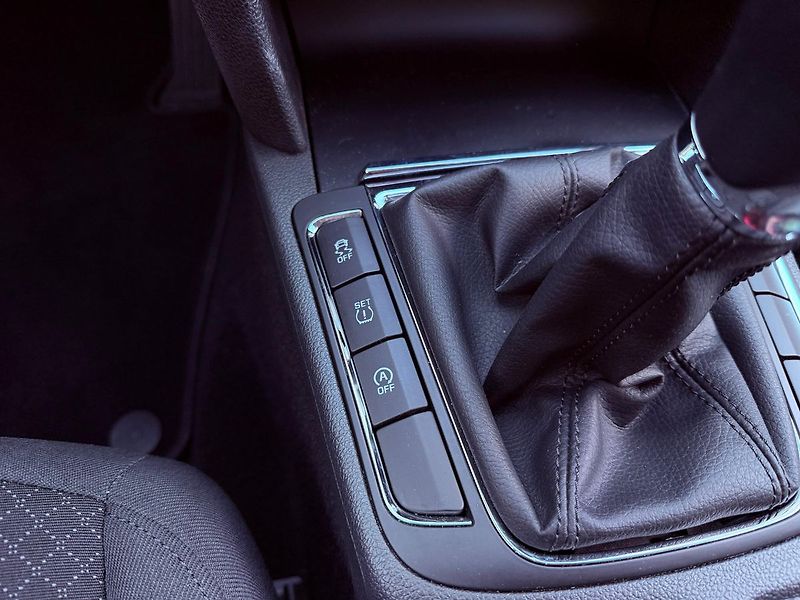 Škoda Superb 2.0 TDi Best of, Navi, 132 tkm - fotka 24 z 29