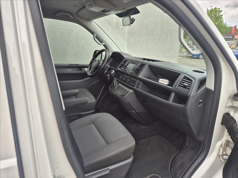 Volkswagen Multivan (2016) 2,0 TDI DSG 110Kw Webasto - fotka 23 z 39