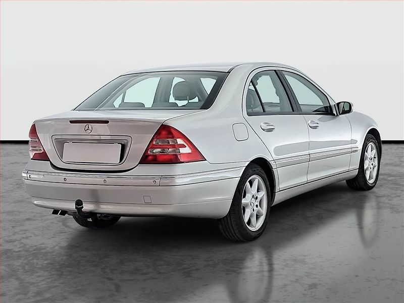 Mercedes-Benz Třídy C (2003) C 240 4MATIC, 4X4, Automat - fotka 5 z 17