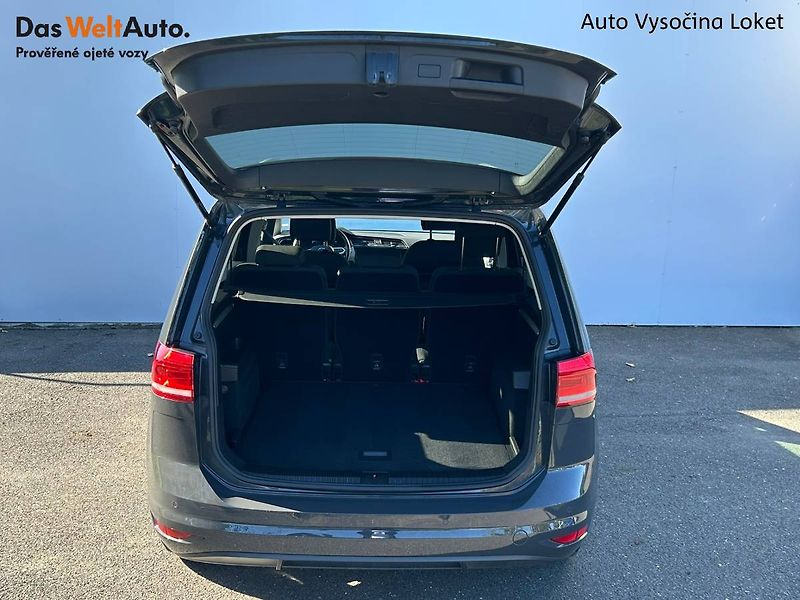 Volkswagen Touran (2023) 1.5 TSI 110kW manuál - fotka 34 z 35