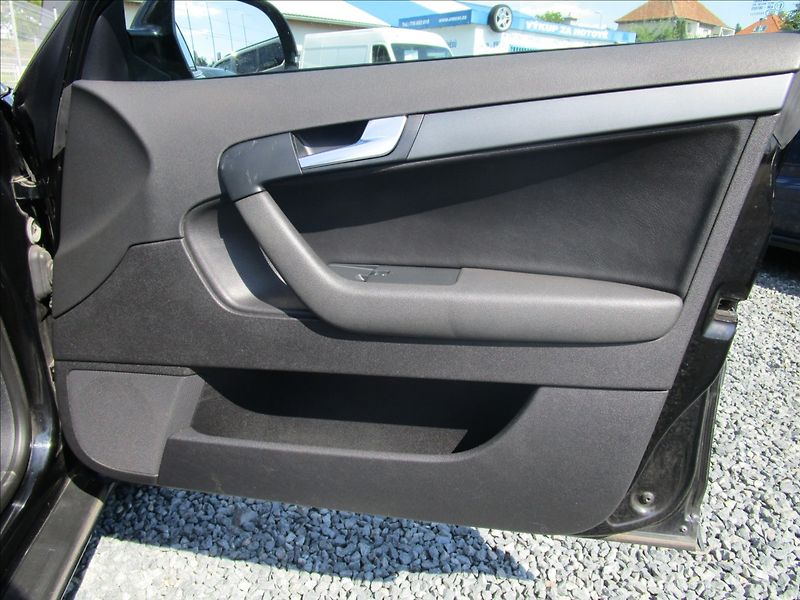 Audi A3 Sportback 1.6TDi  aut. klima, - fotka 20 z 37