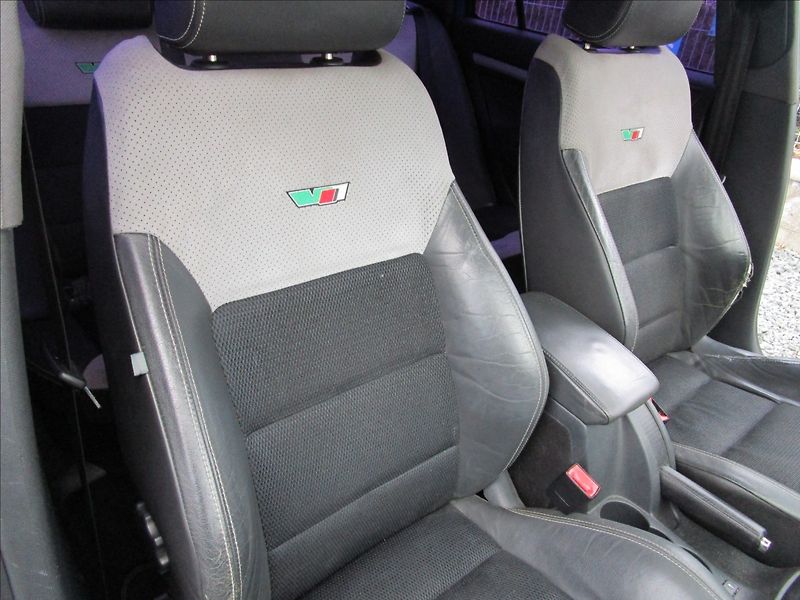 Škoda Octavia Combi 2.0TDi RS, aut. Klima - fotka 17 z 40