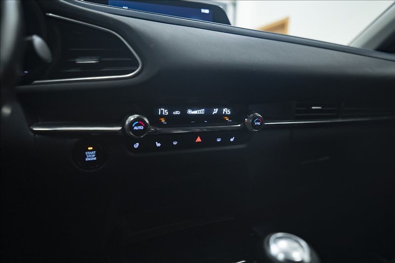 Mazda CX-30 2,0 SKYACTIV-G NAVI KAMERA ČR - fotka 28 z 41