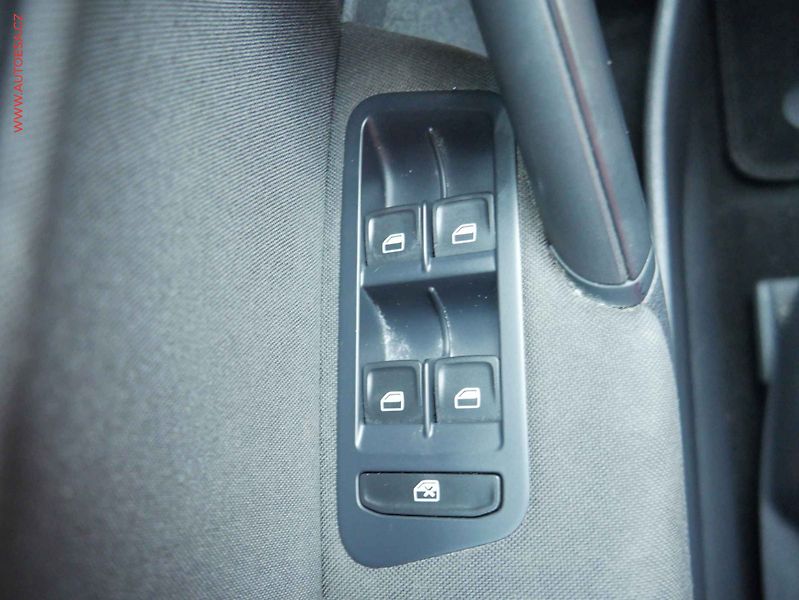 Volkswagen Golf (2014) 1.2TSi, Tažné, STK7/28 - fotka 12 z 13