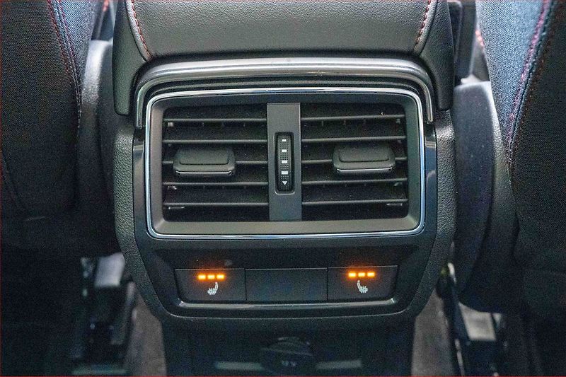 Škoda Karoq (2022) Style 1.5 TSI - fotka 16 z 20
