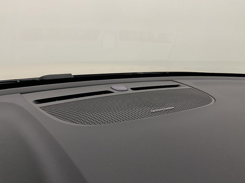 Volvo XC40 (2026) B3 AUT DARK ULTRA  - fotka 34 z 61