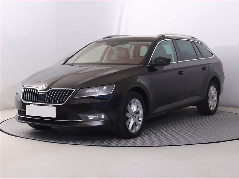 Škoda Superb (2016) Style Plus 2.0 TDI, 4X4 - fotka 2 z 24