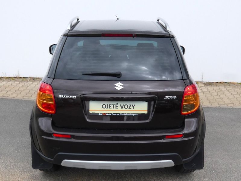 Suzuki SX4 (2013) 1.6 VVT - fotka 12 z 30