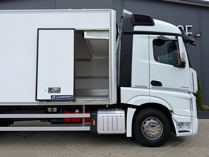 Mercedes-Benz Actros (2021) 2545 6x2 chlaďák EURO 6 - fotka 11 z 23